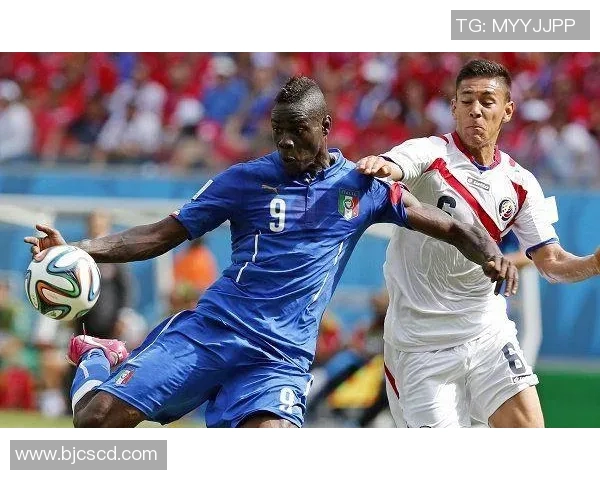 黑人足球明星与孩子们温馨合影展现友爱与希望的美好瞬间 黑人足球明星与孩子们温馨合影展现友爱与希望的美好瞬间