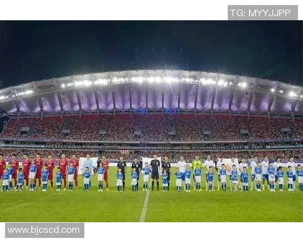 今年众多国际足球明星齐聚中国引发球迷热潮与关注