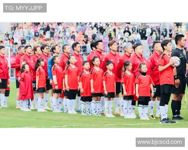 如何拍摄足球明星赛合影让照片更具魅力与动感的技巧分享